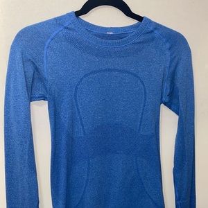 Lululemon workout top